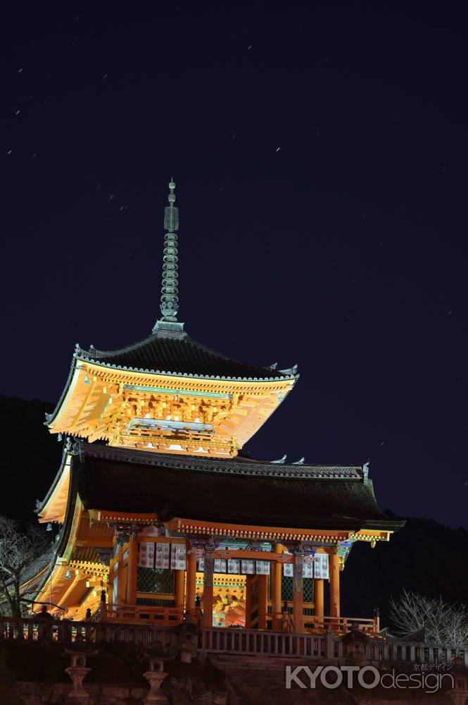 閉門後の三重塔＿清水寺