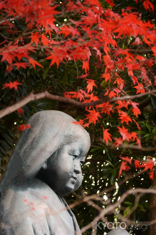 おかめさんと紅葉