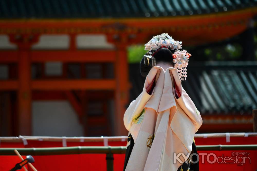 月はおぼろに東山