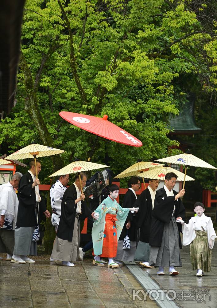 お千度の儀　深緑の雨