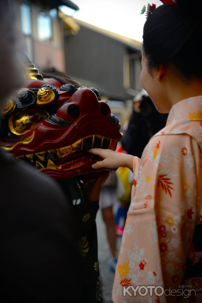 お手手　がぶがぶ