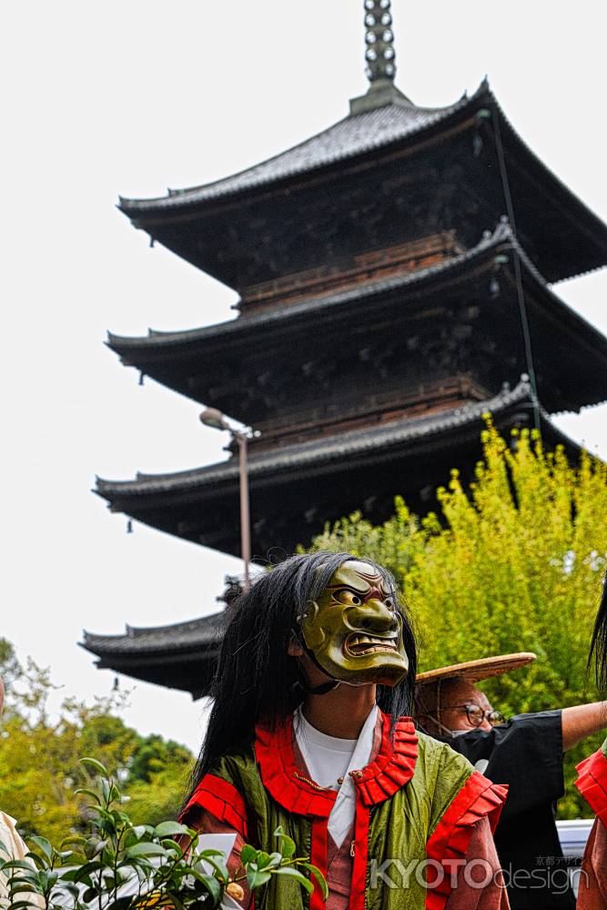 五重塔と鬼