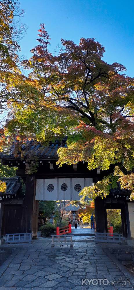 東門　紅葉