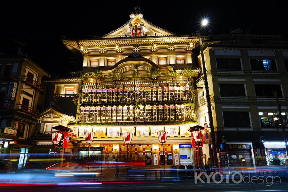 初日公演満員御礼