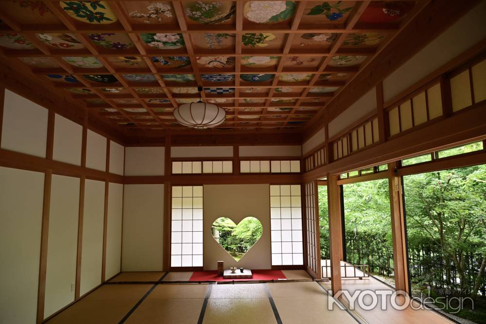 正寿院の猪目窓