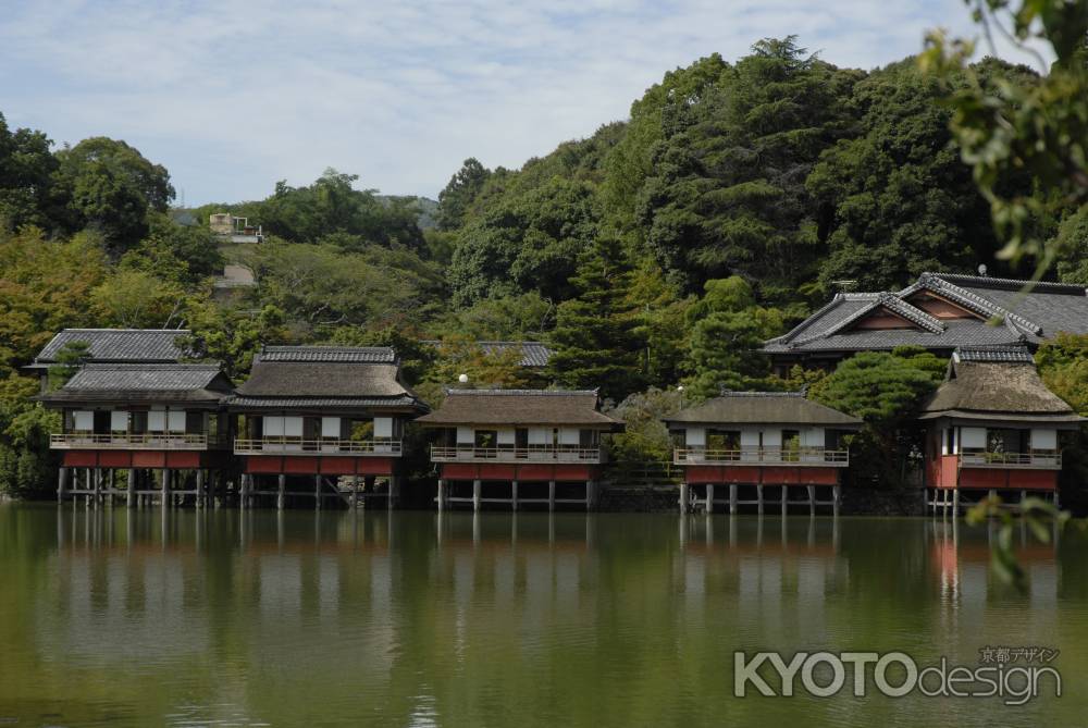 長岡天満宮　八条ヶ池に浮かぶ数奇屋造りの建物