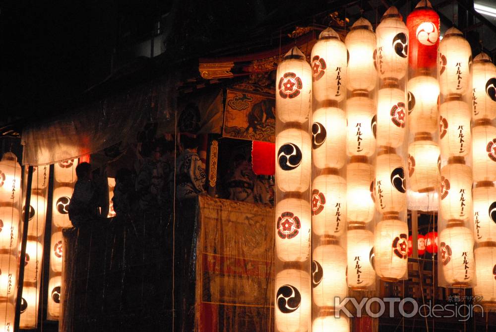 宵山の長刀鉾の提灯