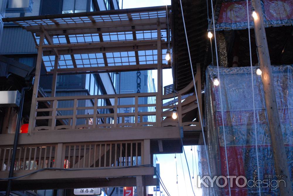 月鉾と会所を結ぶ廊下