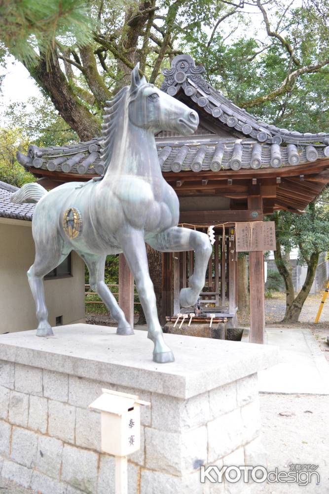 藤森神社 神馬像2