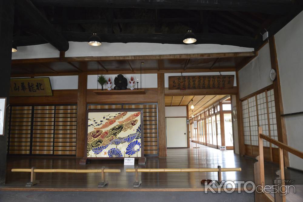 色鮮やかな衝立