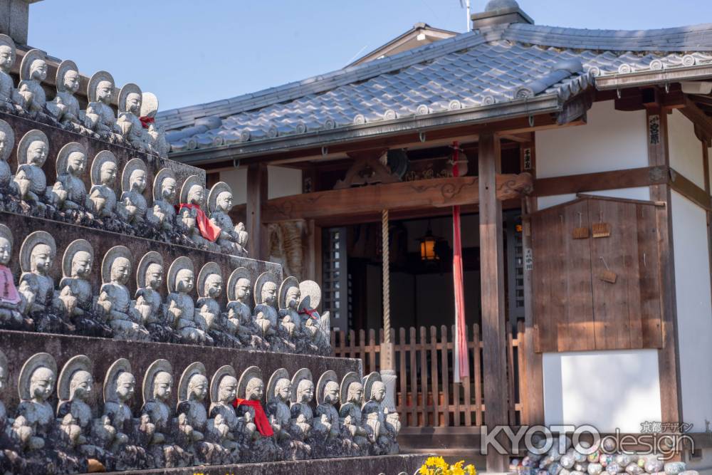 乙訓寺　堂と地蔵塔