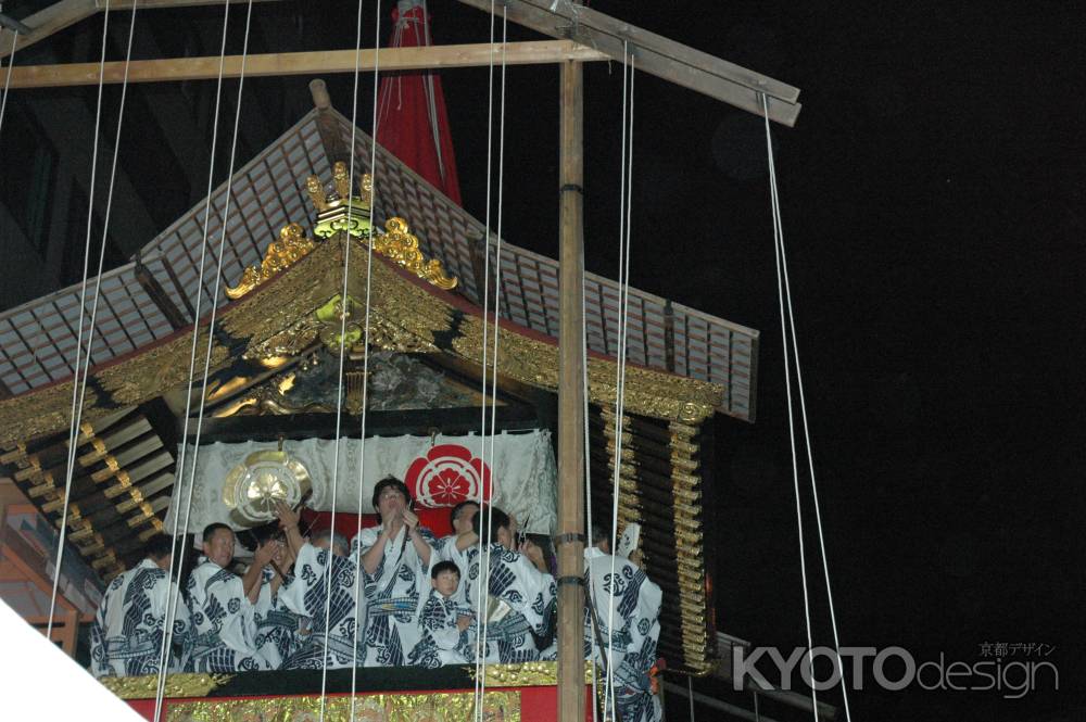 函谷鉾の駒形提灯落とし