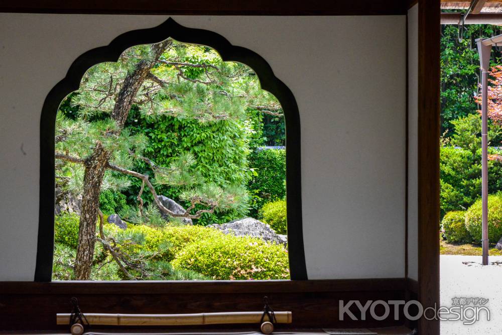 興臨院　花頭窓