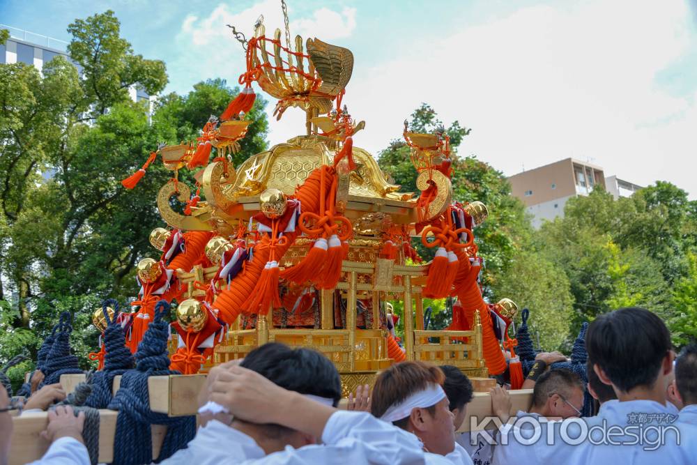 晴明祭　揺れる神輿２