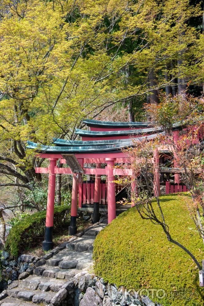 善峯寺の稲荷社