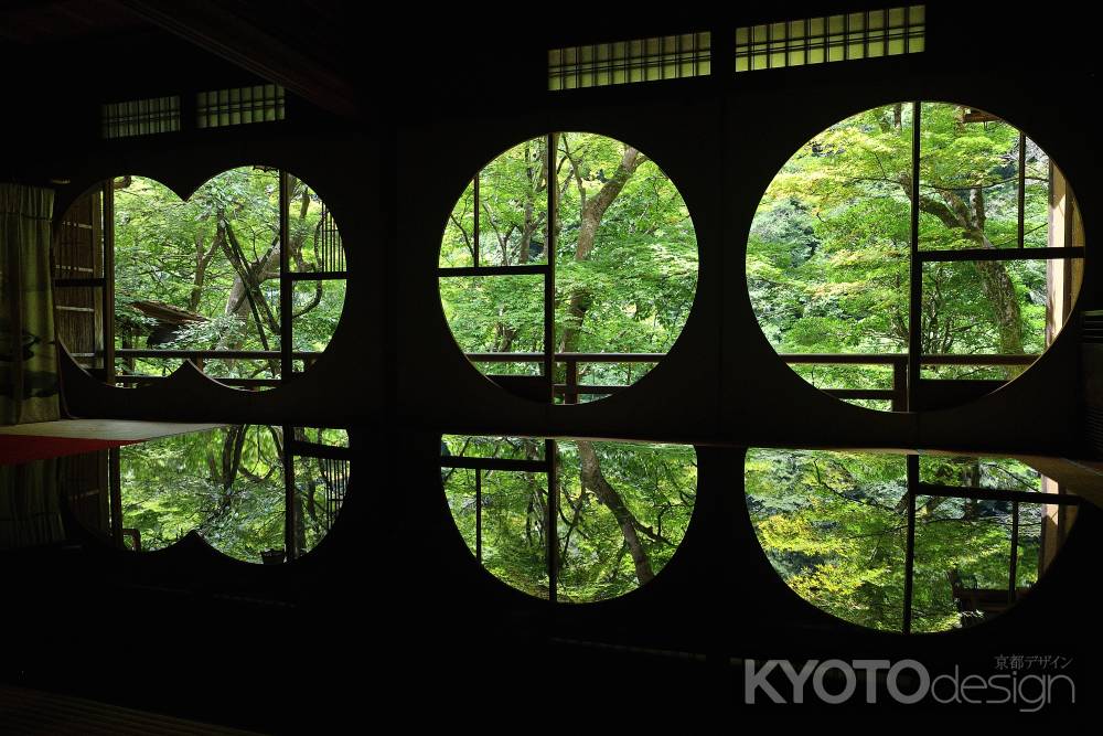 丸窓の明媚