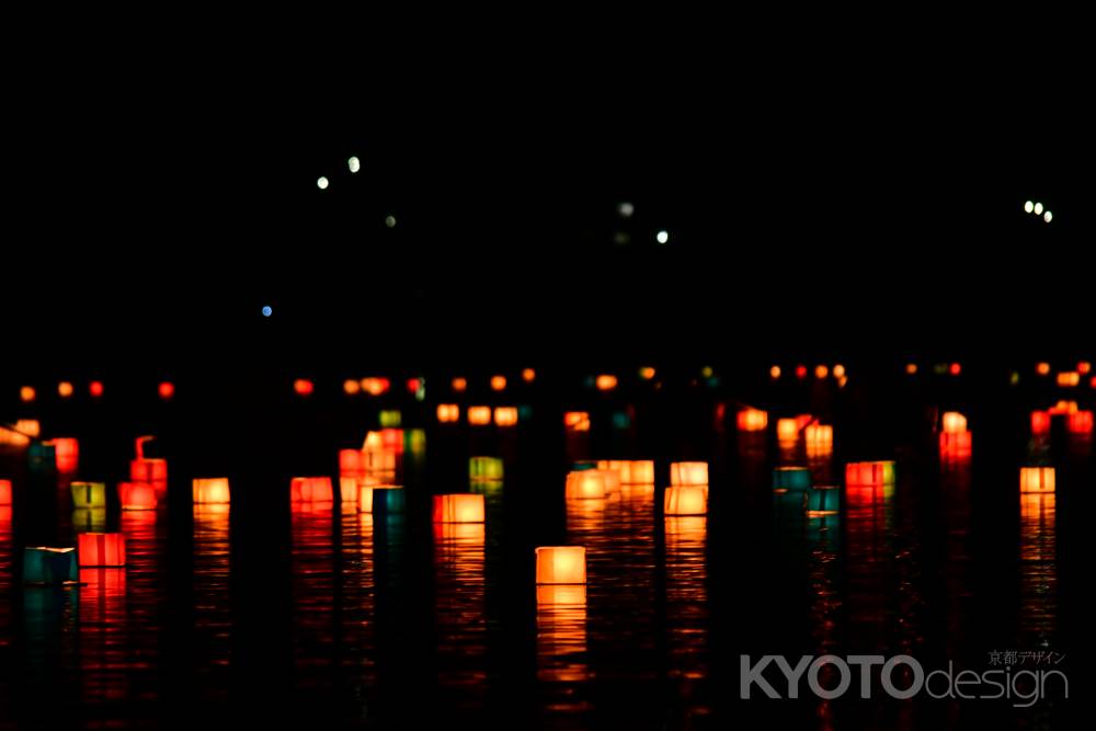 幻想的な灯篭の灯