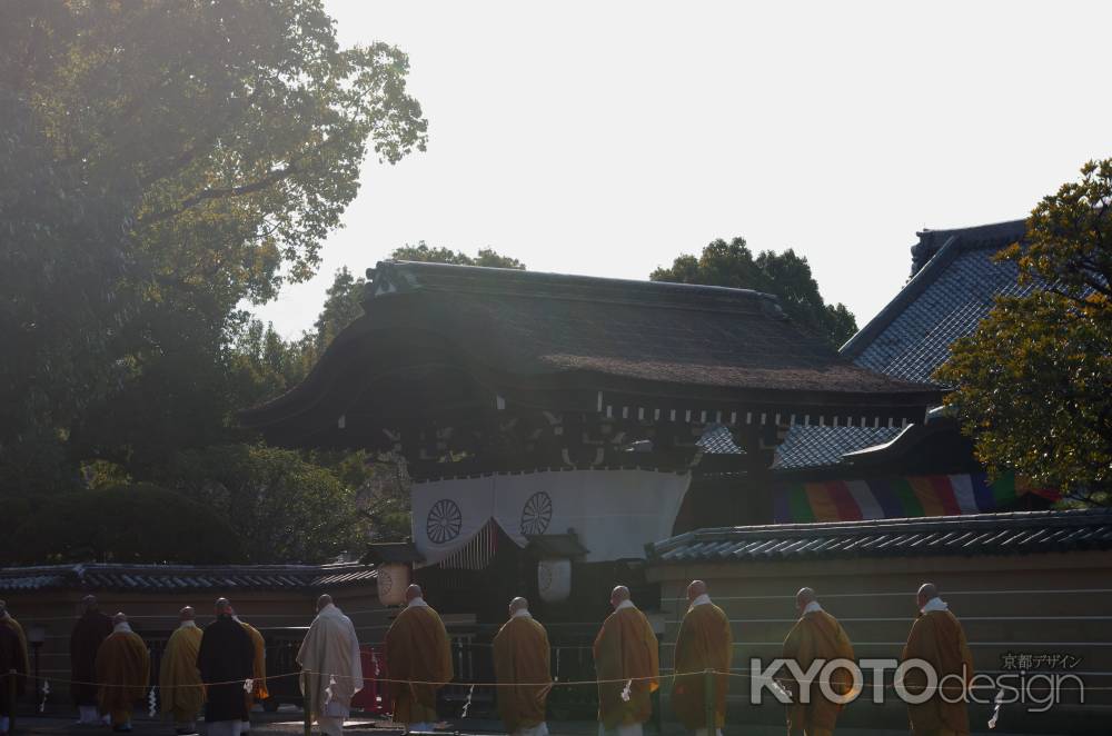 お坊さんの行列