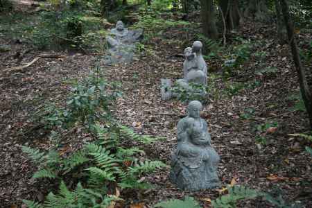 いろいろな石像