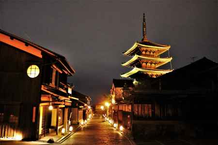 東山花灯路４、八坂の塔