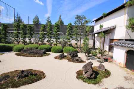 妙蓮寺の彼岸花