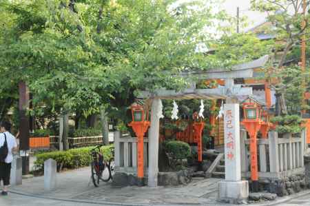 夏の辰巳大明神