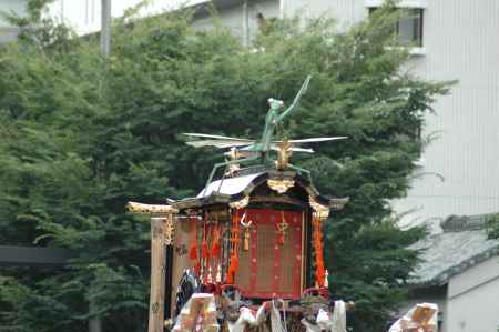蟷螂山の屋根のかまきり