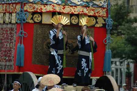 岩戸山の音頭取