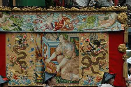 鯉山のタペストリー2