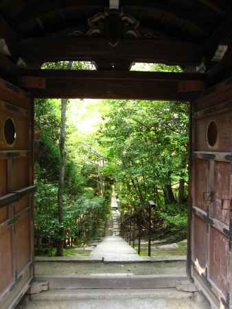 東照宮から続く道