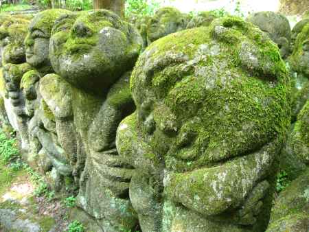 可愛らしい顔の羅漢さん