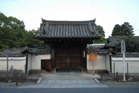 参拝入り口の門