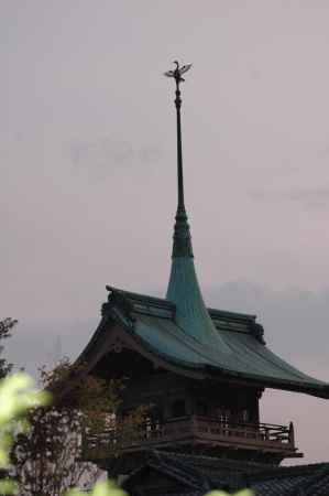 祇園閣鉾頭の鳥