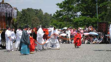 牛車を引っ張るかわいい子