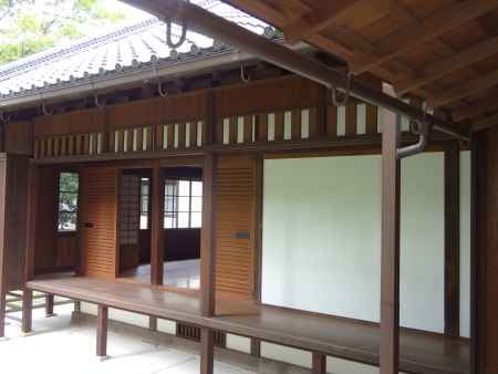 閑院宮邸跡　木の温もりを感じる邸内