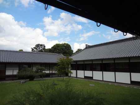 閑院宮邸跡　南棟の中庭