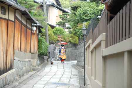 石塀小路と舞妓はん