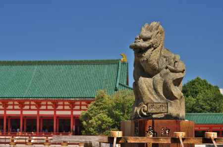 秋晴れの平安神宮