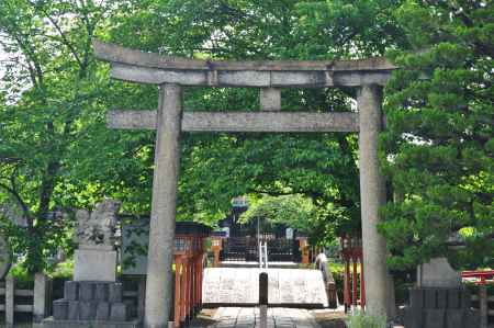 新緑の六孫王神社2