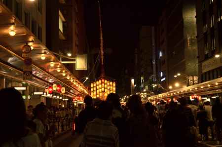 祇園祭・２０１４・長刀鉾（遠景）