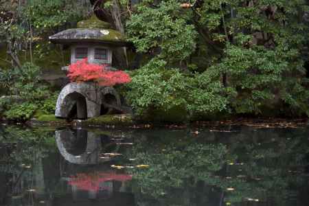 ひっそりと色を添える