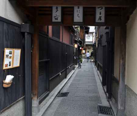 花見小路の路地