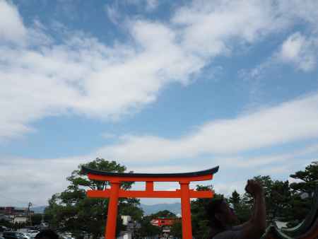 空と朱色ー伏見稲荷大社