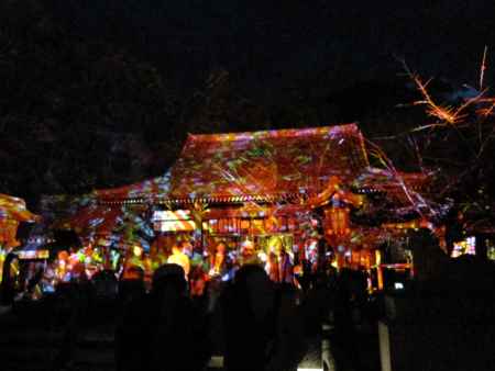 デジタル掛け軸で彩られた法輪寺