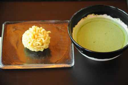 お抹茶とお菓子