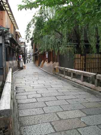 夏の祇園白川