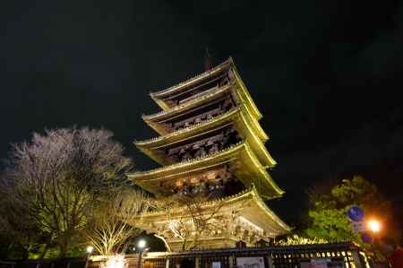 今宵の八坂の塔