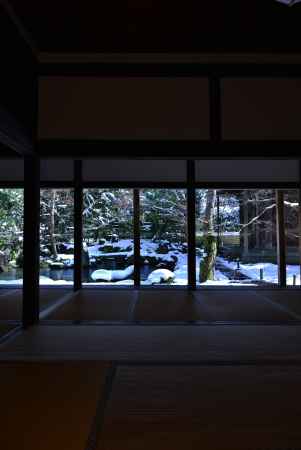 雪化粧の洛北蓮華寺