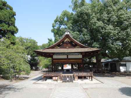 平野神社夏の境内