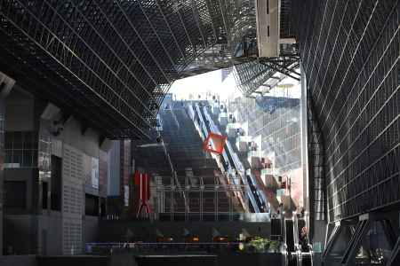 京都駅ビルの大階段